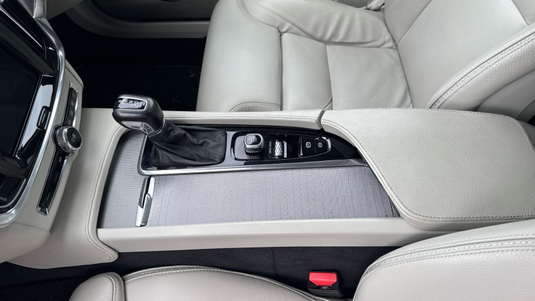 Volvo V90 2.0 D4 Cross Country Pro 5dr AWD Geartronic Diesel Estate